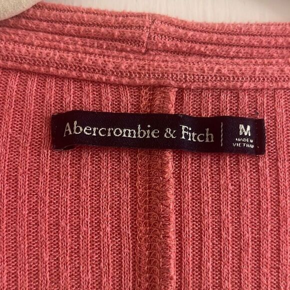 ✨ABERCROMBIE & FITCH Pink Front Tie Sz Medium Top Thermal✨ - Picture 5 of 7